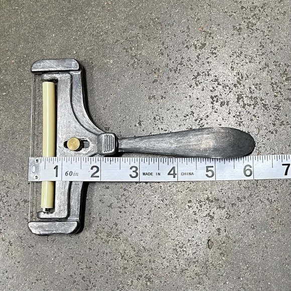 Vintage Cheese Slicer Adjustable Metal Wire & Roller Taiwan - Picture 6 of 6